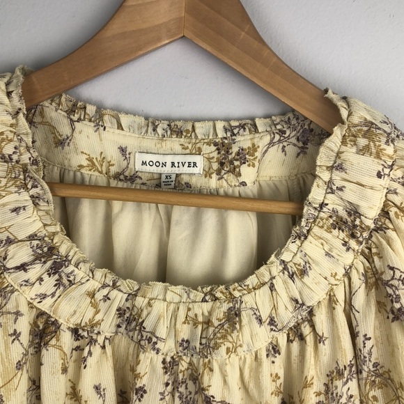 Moon River Bubble Top Cropped Bohemian Ruffle Oversized Puff Sleeve Lined Blouse - Picture 3 of 16